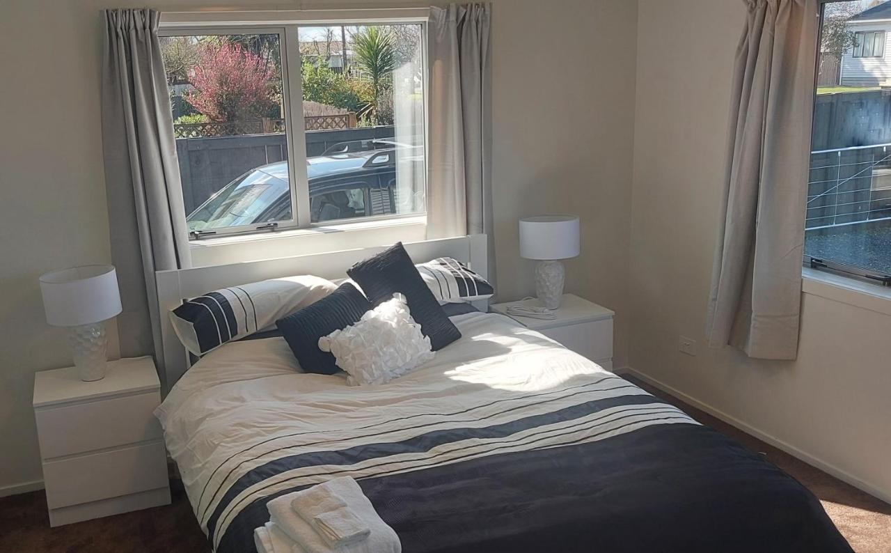 Cozy, New, Private 3 Bedroom Home Hamilton Exterior photo